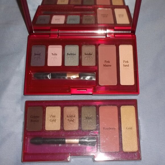 Elizabeth Arden Red Compact Mirror Case + 2 Refill Eyeshadow Palettes, New - Picture 1 of 9